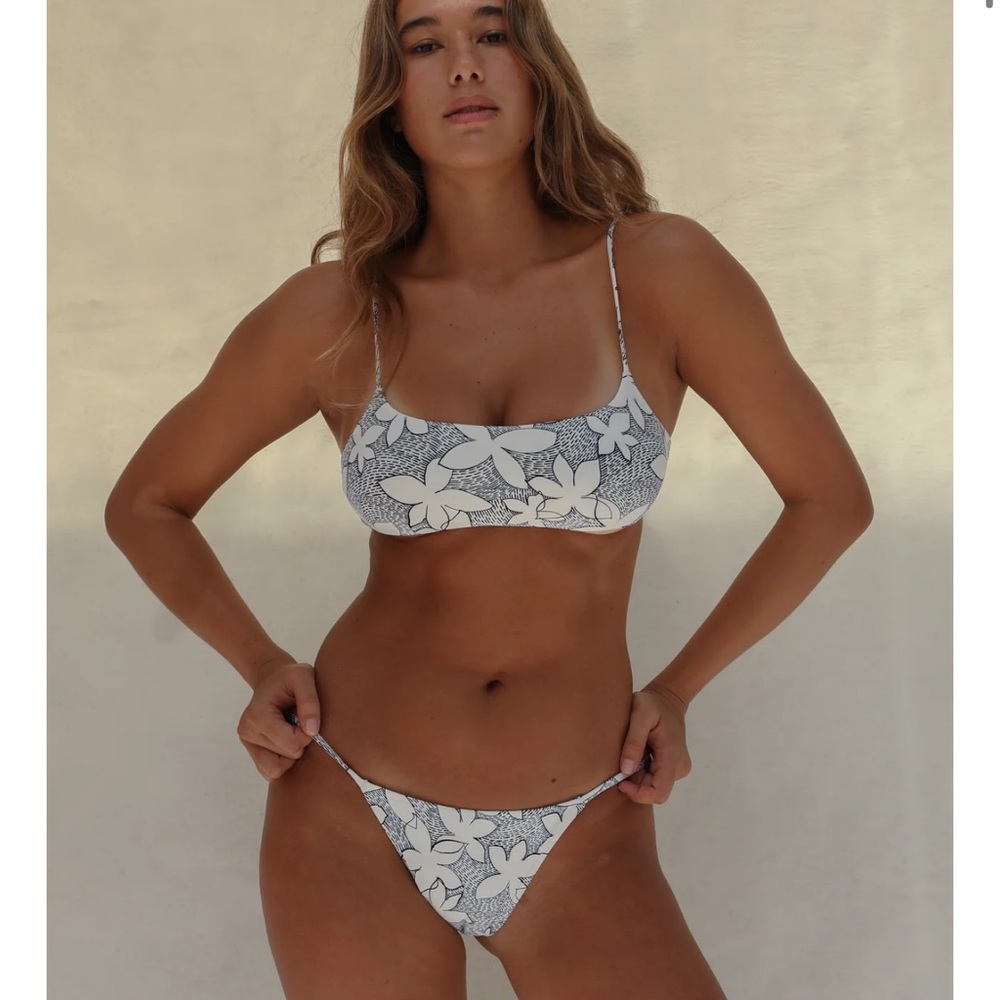 STONE FOX SWIM Tyla Bikini Bottom - Cloud Blossom